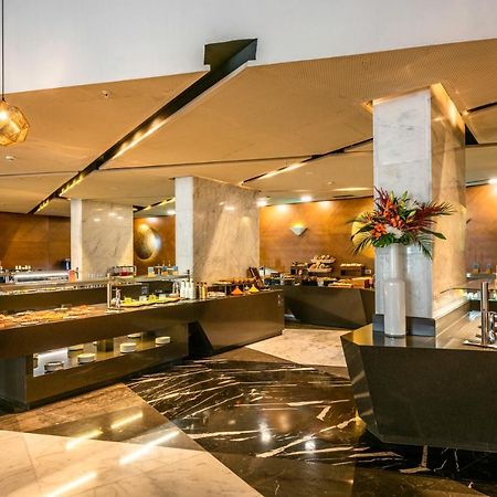 巴塞罗安法酒店 卡萨布兰卡 外观 照片 The buffet at the hotel