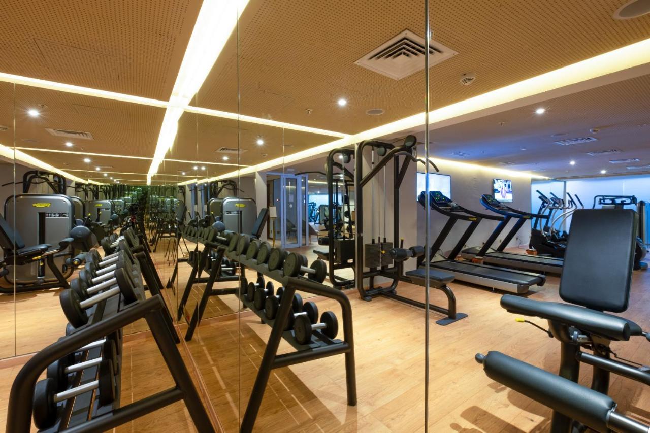 巴塞罗安法酒店 卡萨布兰卡 外观 照片 The gym at the hotel